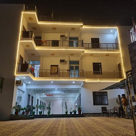 מלון Vrindavan Bhakti Bhavan- Near Prem Mandir By Mukund מראה חיצוני תמונה