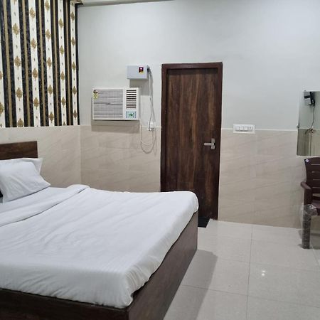 מלון Vrindavan Bhakti Bhavan- Near Prem Mandir By Mukund מראה חיצוני תמונה