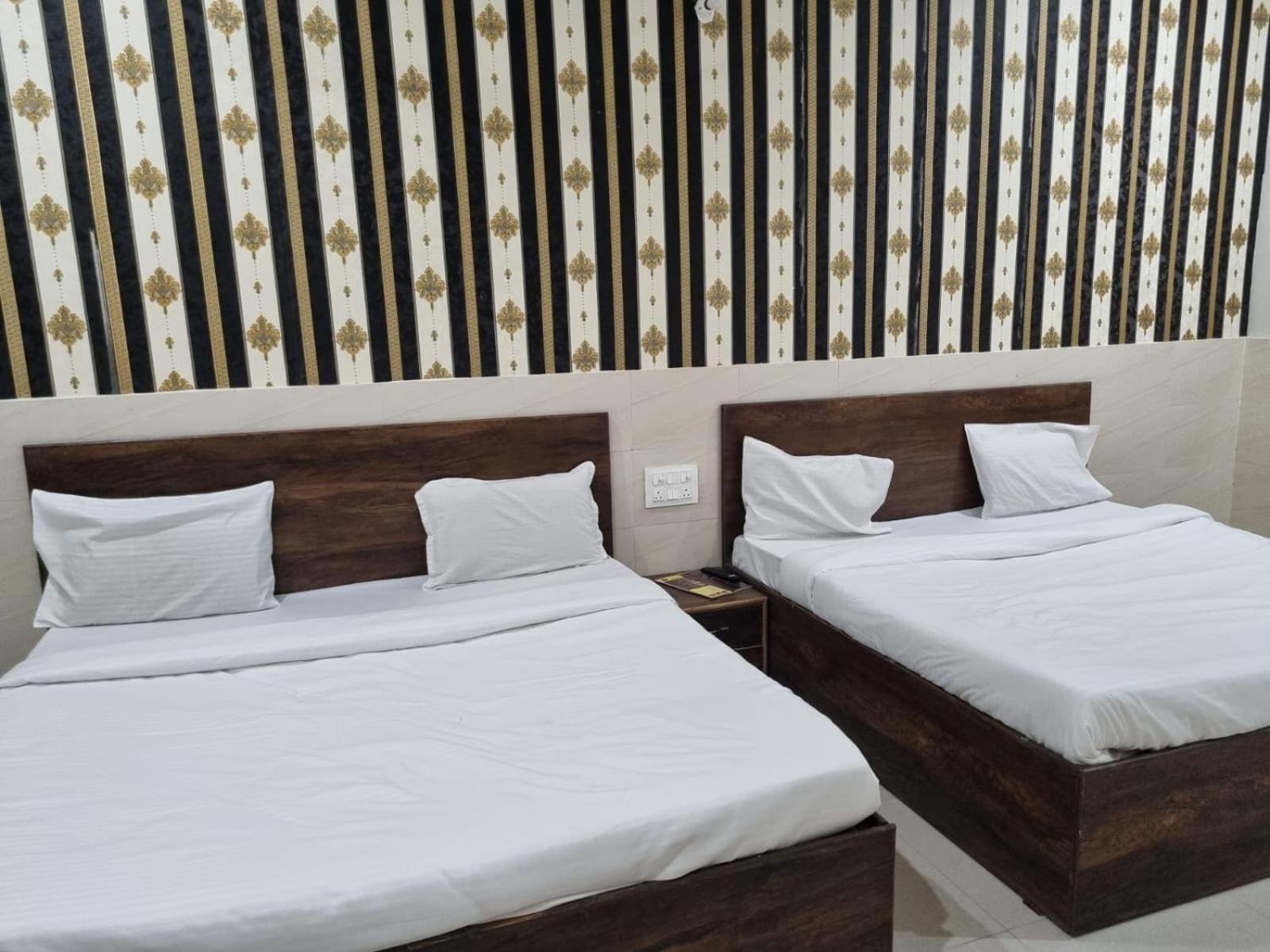 מלון Vrindavan Bhakti Bhavan- Near Prem Mandir By Mukund מראה חיצוני תמונה